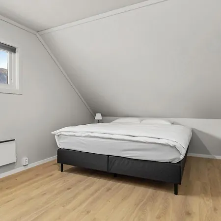 6 Bedroom House With Great View Nyaraló *