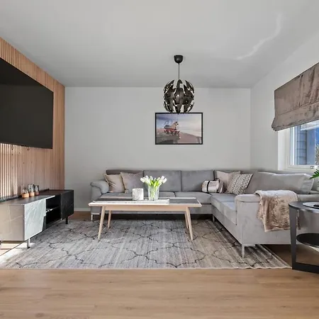 6 Bedroom House With Great View * Sogndal
