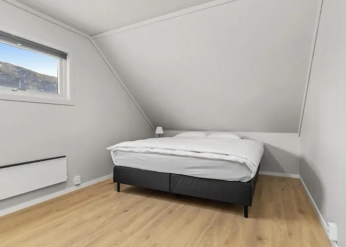 6 Bedroom House With Great View Semesterbostad *
