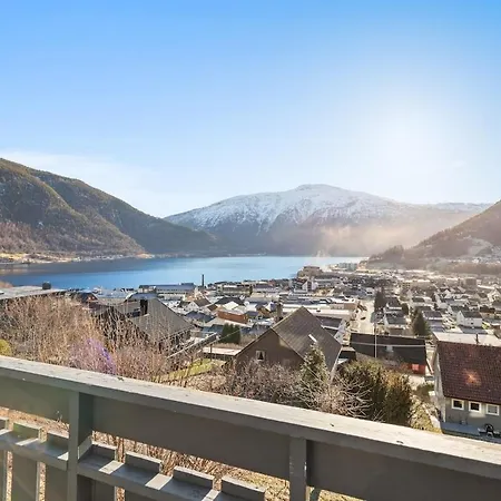 6 Bedroom House With Great View